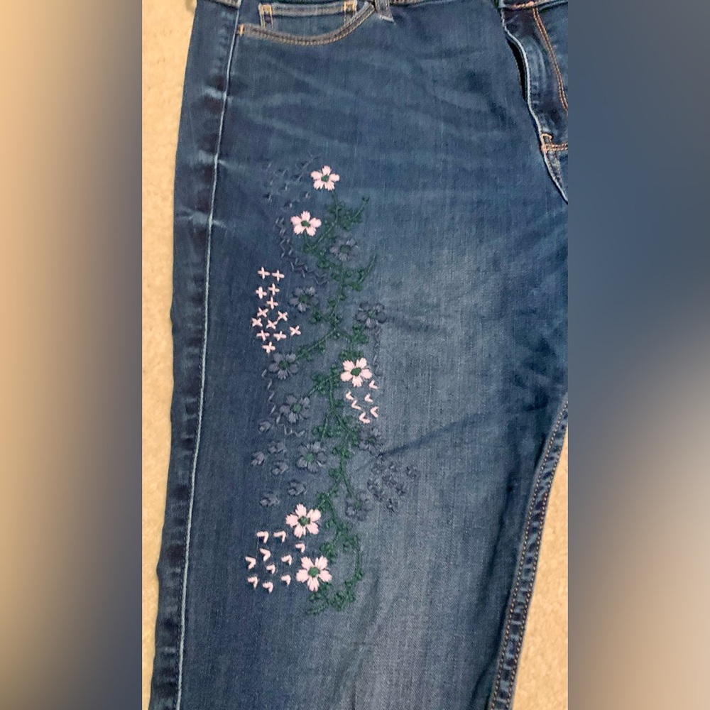 Hollister embroidered jeans - Picture 3 of 4